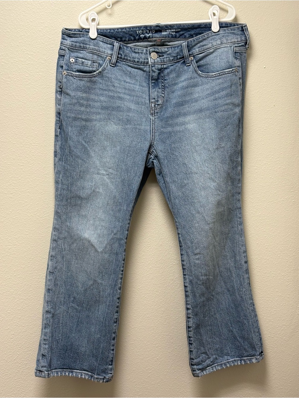 Torrid Women’s Mid Rise Slim Bootcut Blue Denim Jeans Stretch Pockets 16 XS